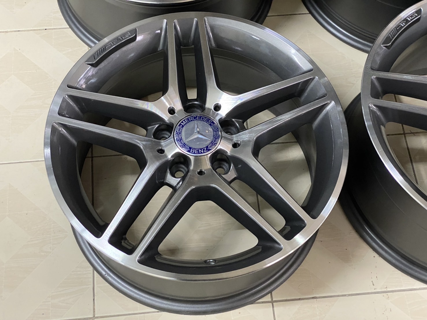 ล้อแท้ AMG ST4 17" w204