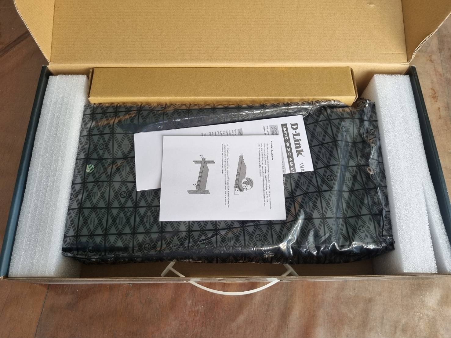 D-Link DES-F1026P-E 250M 24-Port 10/100 PoE/PoE+