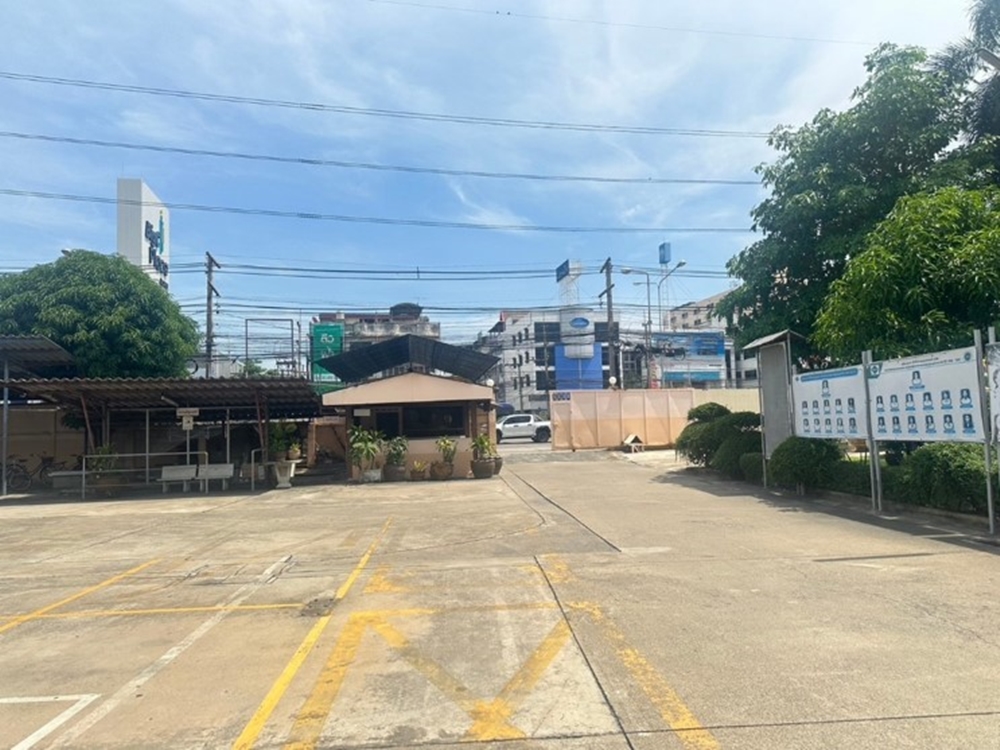 ให้เช่าโรงงานและโกดังคลังสินค้า พร้อมหอพักพนักงาน ติดถนนเพชรเกษม สามพราน จ.นครปฐม เหมาะเช่าเปิดกิจการได้ทันที