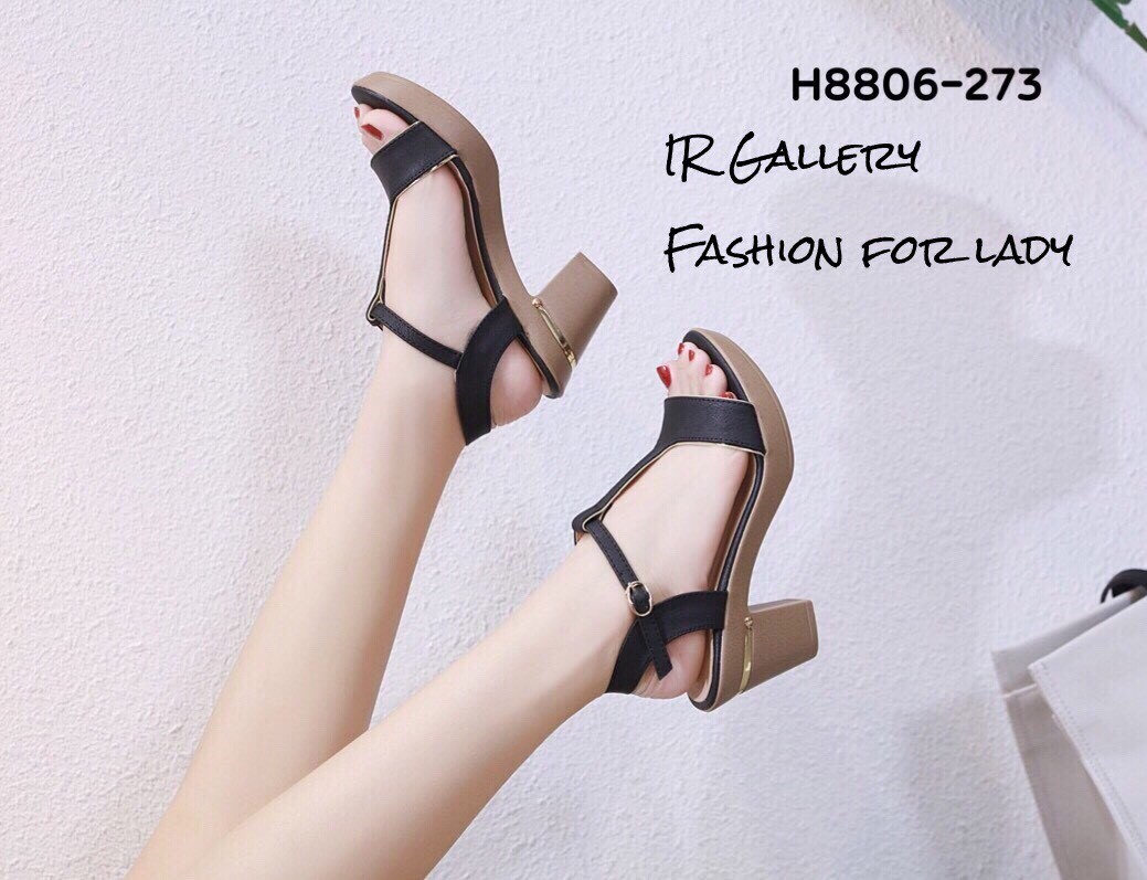 รองเท้าลำลอง T-Strap (สีดำ)