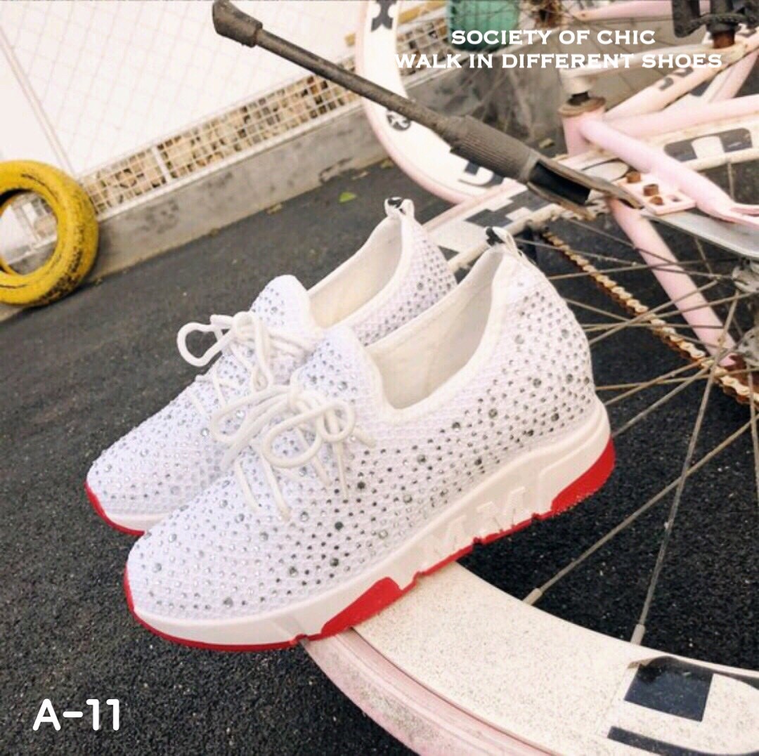 รองเท้าผ้าใบแฟชั่นทรงsportแต่งคริสตัล (สีขาว)