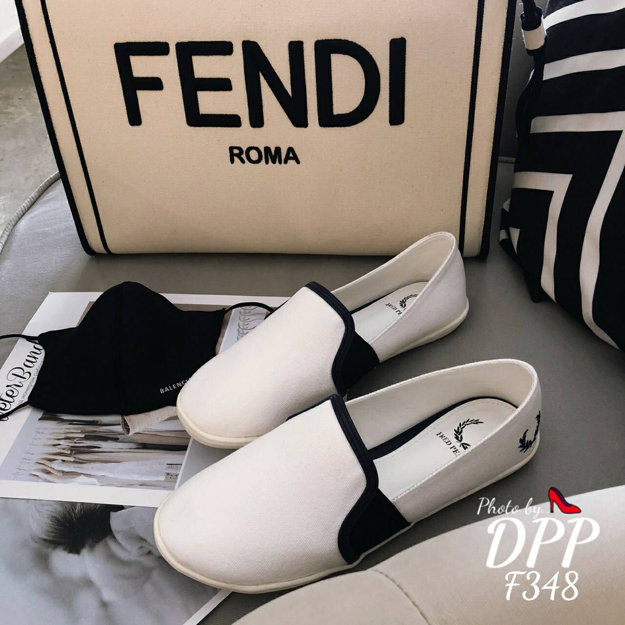 รองเท้าผ้าใบทรงSlip on สไตล์ Fred Perry