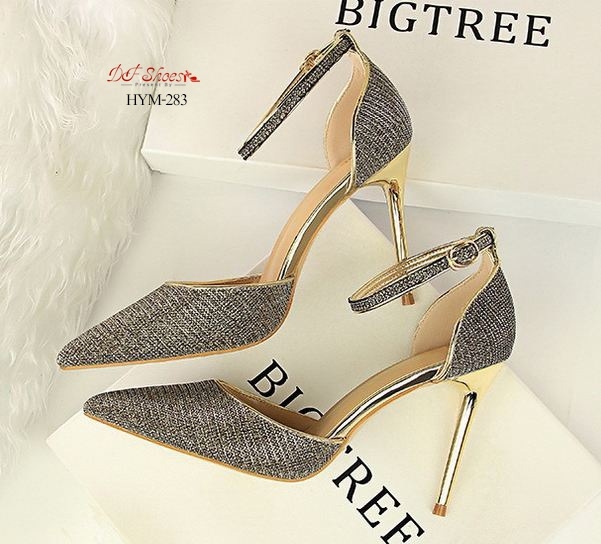 รองเท้าคัทชูส้นสูงเมทัลลิครัดข้อ (สีเทา)