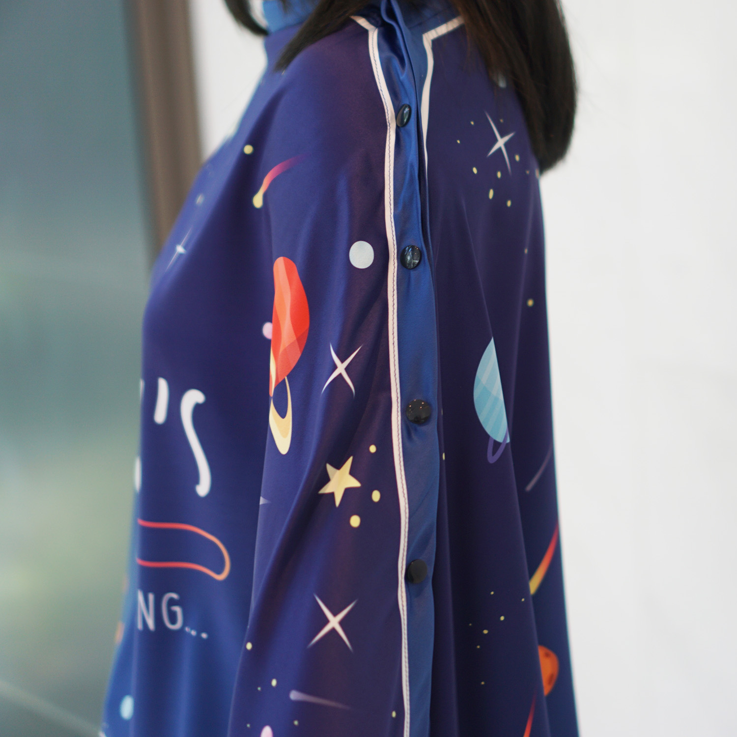 ผ้าคลุมให้นม (รุ่นมีกระดุม ถอดโครงได้) พร้อมส่ง ลาย Space - Navy
