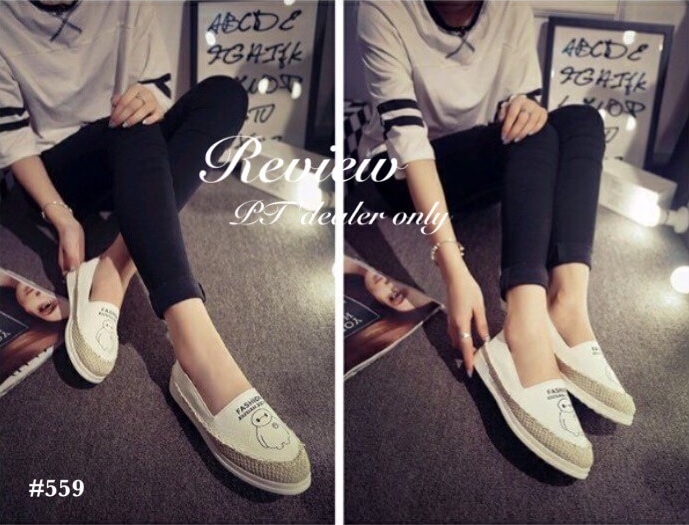 พร้อมส่ง : รองเท้า Slip On ลาย Eskimo (สีขาว)