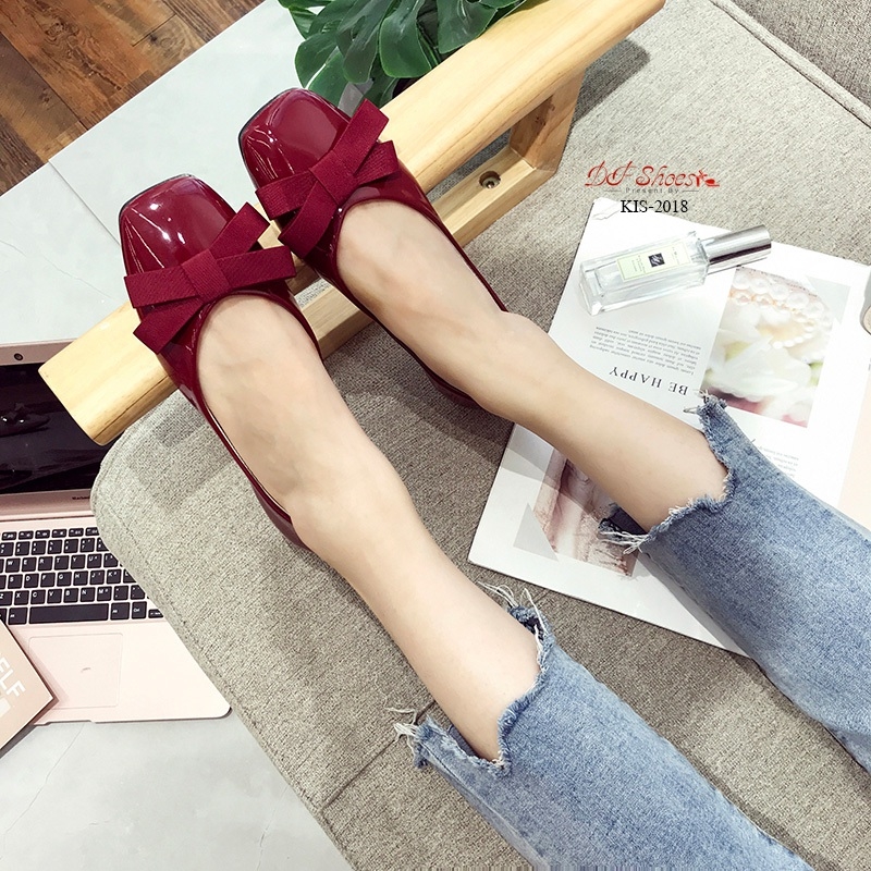รองเท้าคัทชูหนังเงาแต่งโบว์ผ้า (สีชมพู)