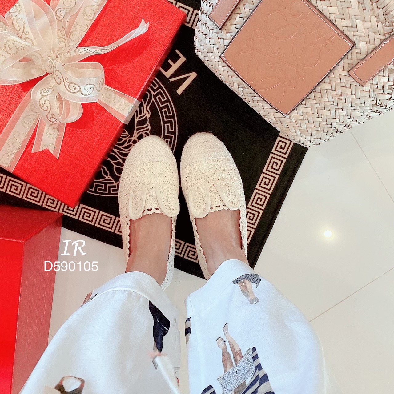 รองเท้าลูกไม้ถักหูกระต่าย (สีครีม)