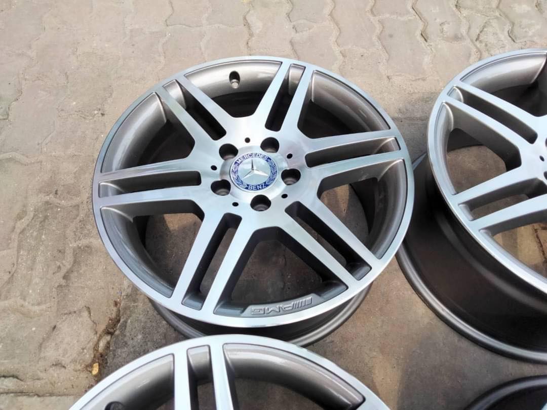 ล้อแท้ AMG 6ก้านคู่ w204 17"