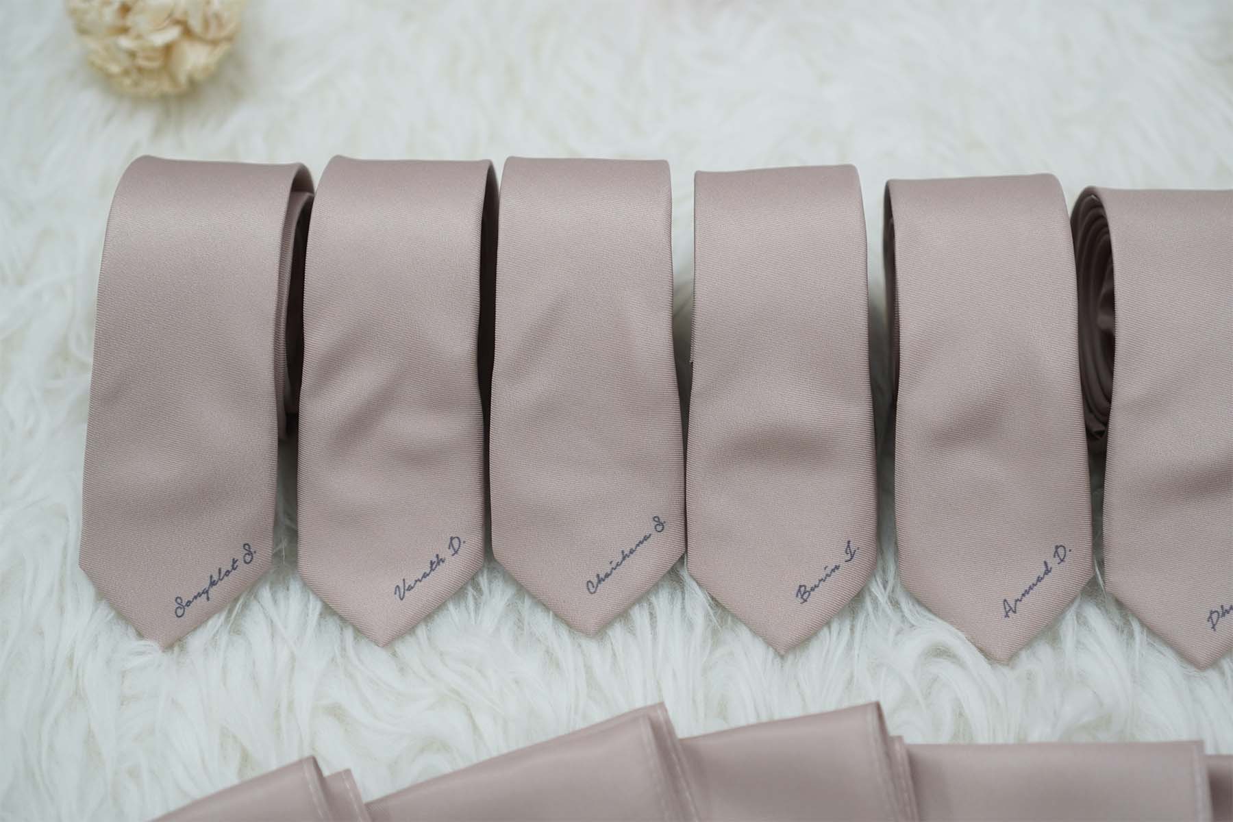 เนคไท+ผ้าเช็ดหน้า เพื่อนเจ้าบ่าว งานแต่งงาน - สั่งทำใส่ชื่อ (ไม่มีขั้นต่ำ)