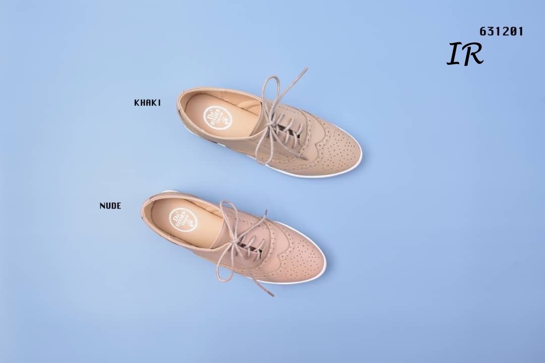 รองเท้าผ้าใบสไตล์ Oxfordฉลุลาย (สีนู้ด)