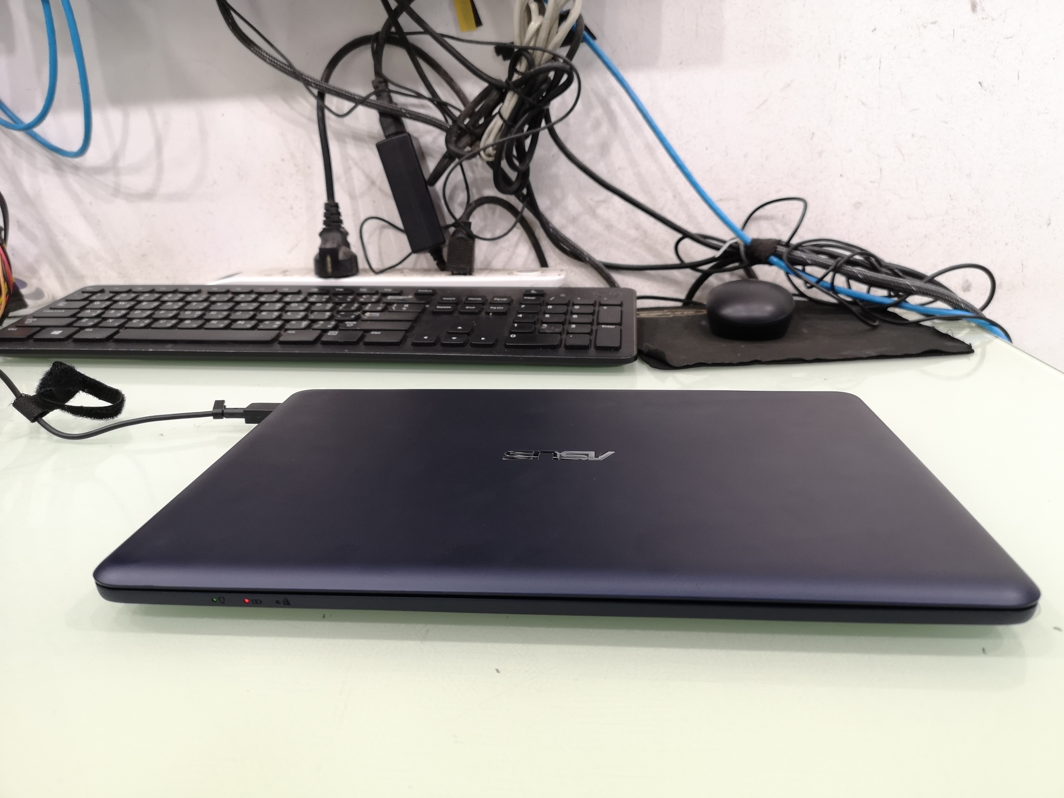 Asus VivoBook E200HA