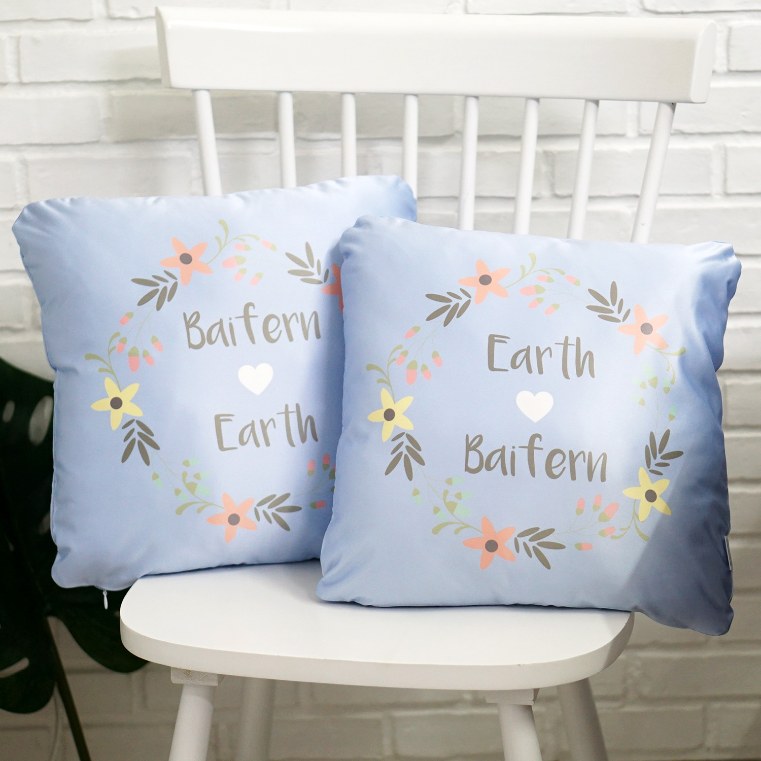 หมอนอิงสั่งทำใส่ชื่อ ลาย Floral Frame - Blue