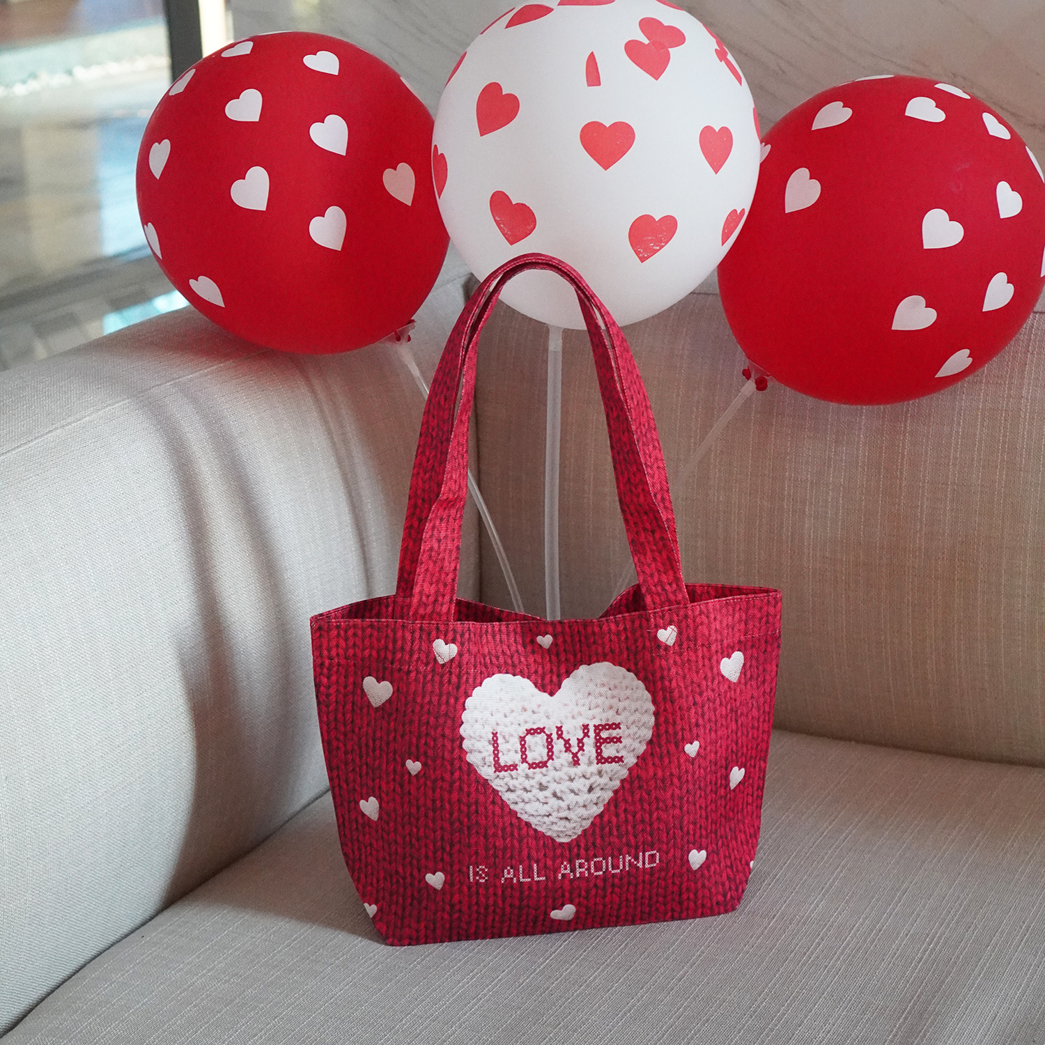 กระเป๋าผ้าแคนวาสพร้อมส่ง ไซส์ S ลาย Knitted Heart - Red