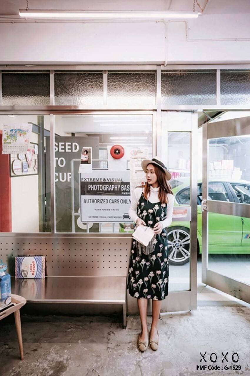 รองเท้าส้นแบนแต่งริบบิ้น (สีครีม)