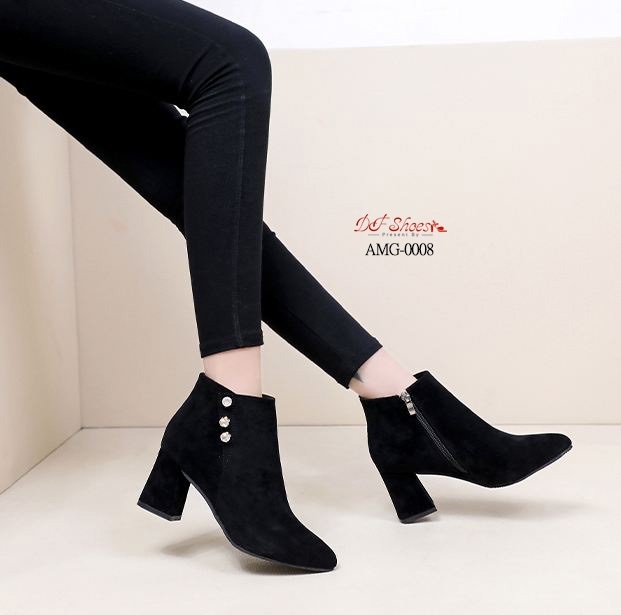 รองเท้าบูทส้นตันทรงหัวแหลมแต่งคริสตัล (สีน้ำตาล)