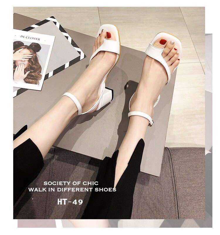 รองเท้าส้นเตี้ยสายคาดโป้ง (สีดำ)