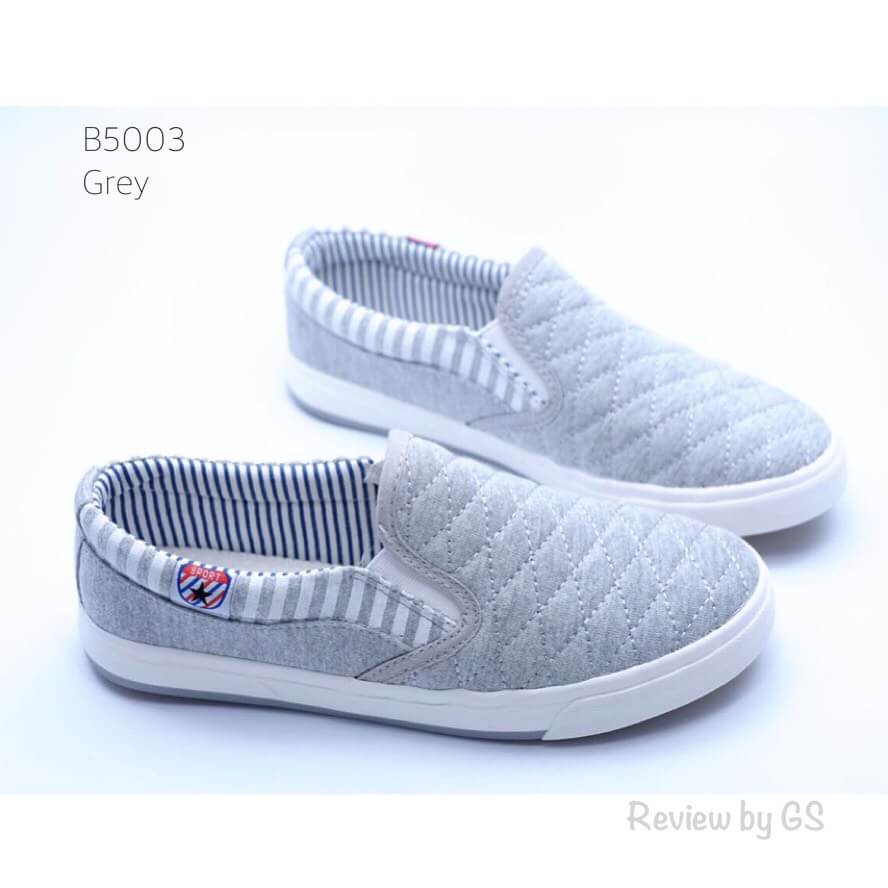 รองเท้าผ้าใบ Slip on ลายทาง (สีเทา)