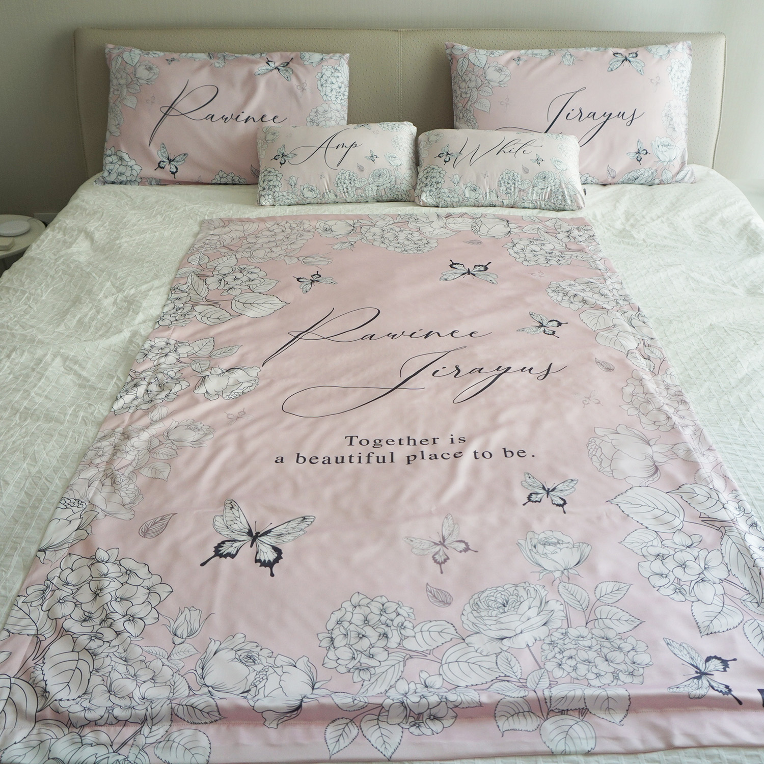 ชุดของขวัญแต่งงาน WD5 ปลอกหมอนคู่+หมอนอิง 2 ใบ +ผ้าห่ม ขนาด 100x150cm ลาย Butterfly Vintage - Pink