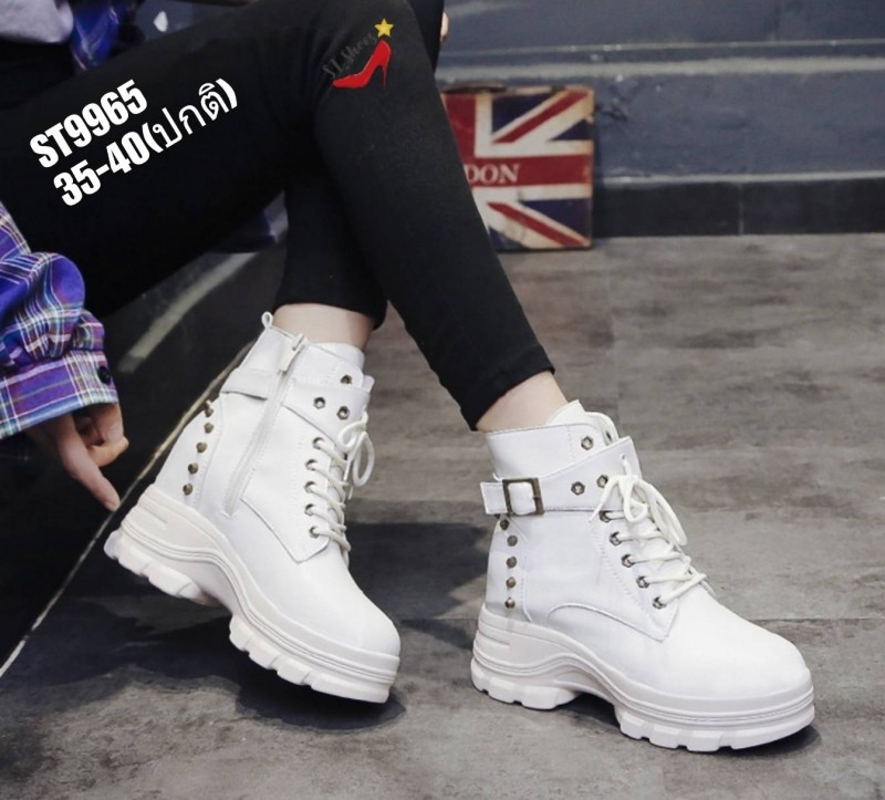 รองเท้าผ้าใบแฟชั่นหุ้มข้อแต่งหมุด (สีดำ