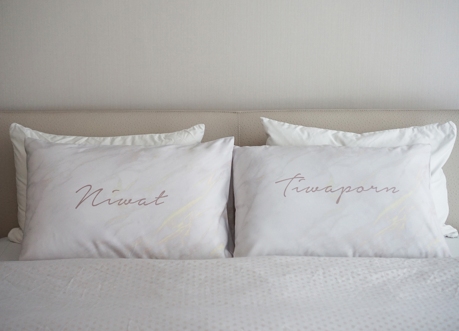 ปลอกหมอนหนุนคู่ลายหินอ่อน Gold Marble - Name - Font 27