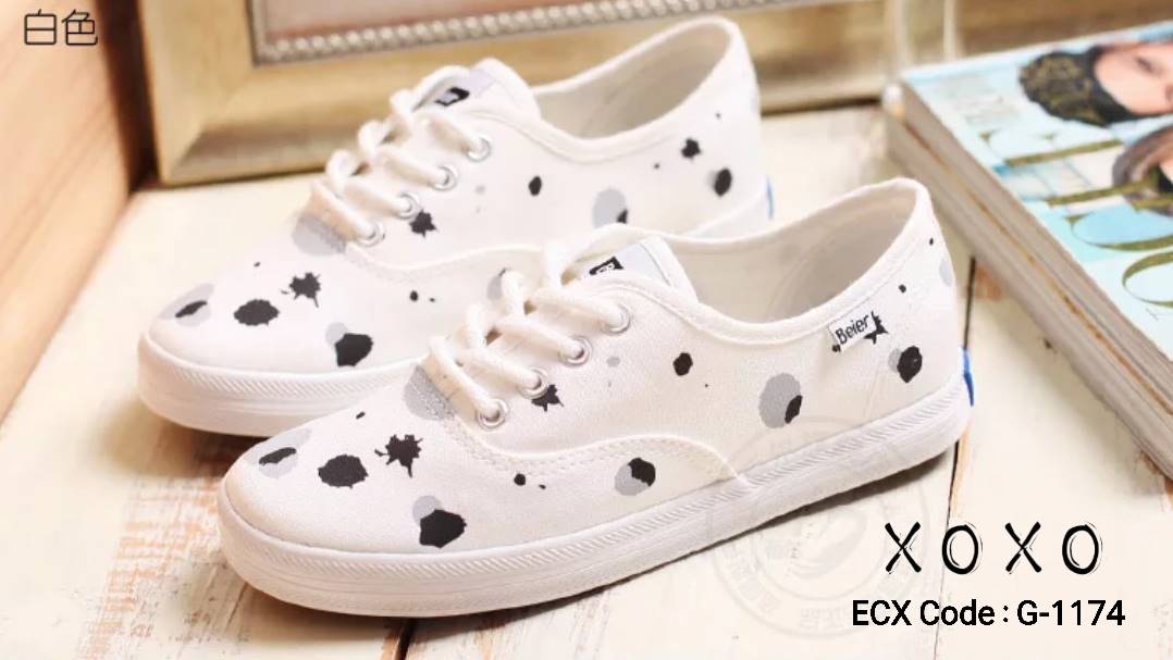 รองเท้าผ้าใบทรงkedsแต่งสี (สีดำ)