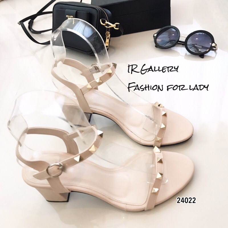 รองเท้าส้นตัน Style Valentino (สีครีม)