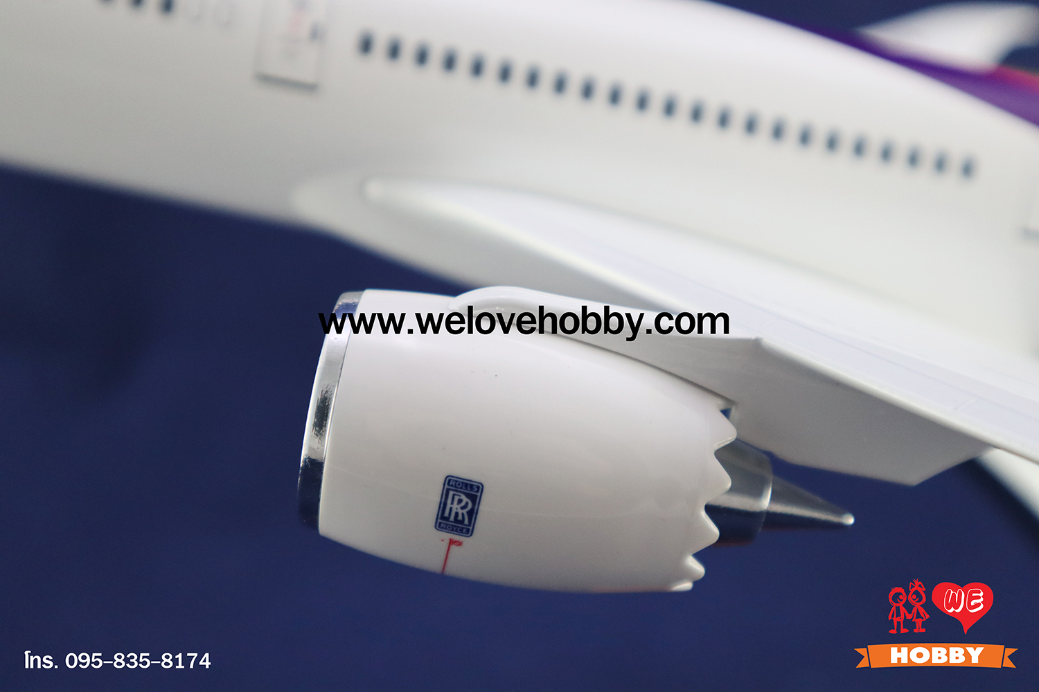 โมเดลเครื่องบินการบินไทย Thai Airways สีม่วงคลาสสิค (Boeing 787 Dreamliner) ลำใหญ่