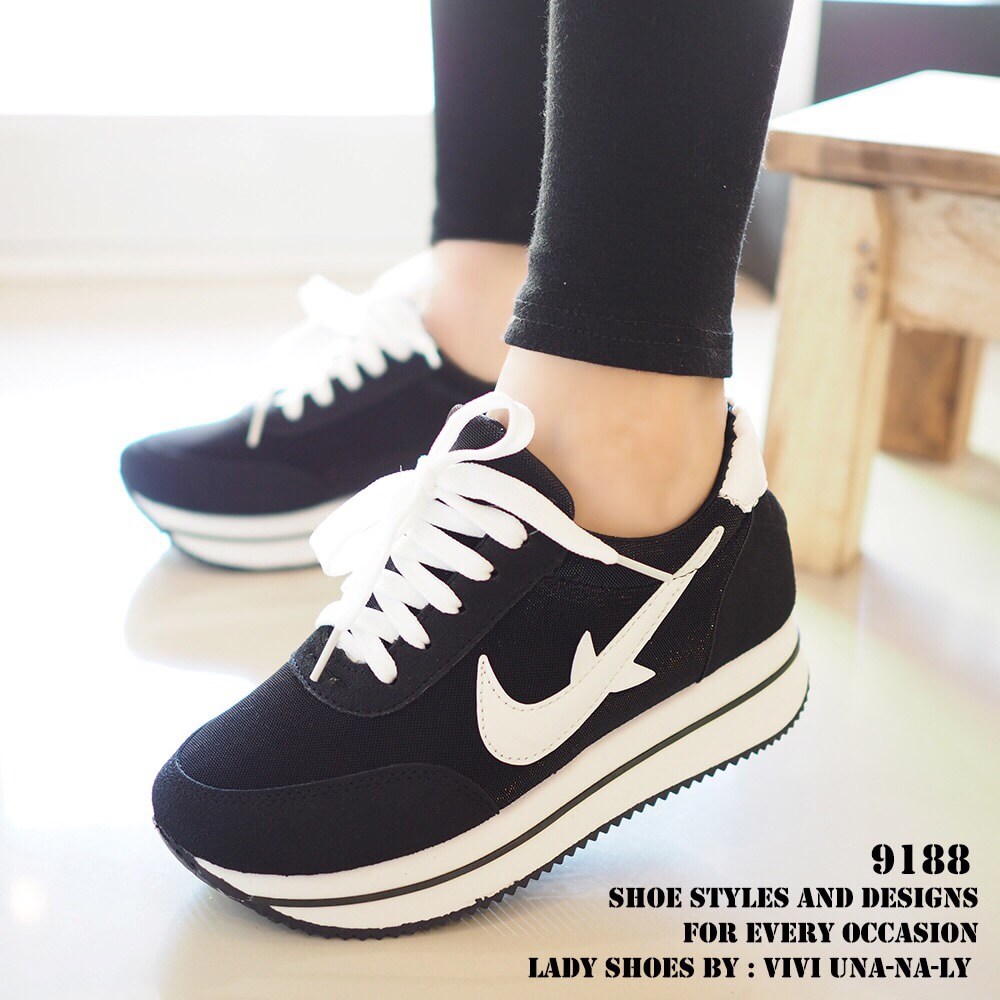 พร้อมส่ง : รองเท้าเสริมส้นทรงSport (สีแดง)