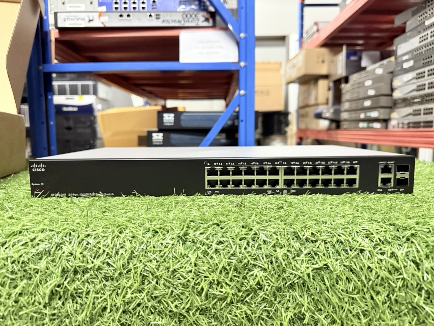 สวิตช์ Cisco SF200-24 24 Port 10/100 POE