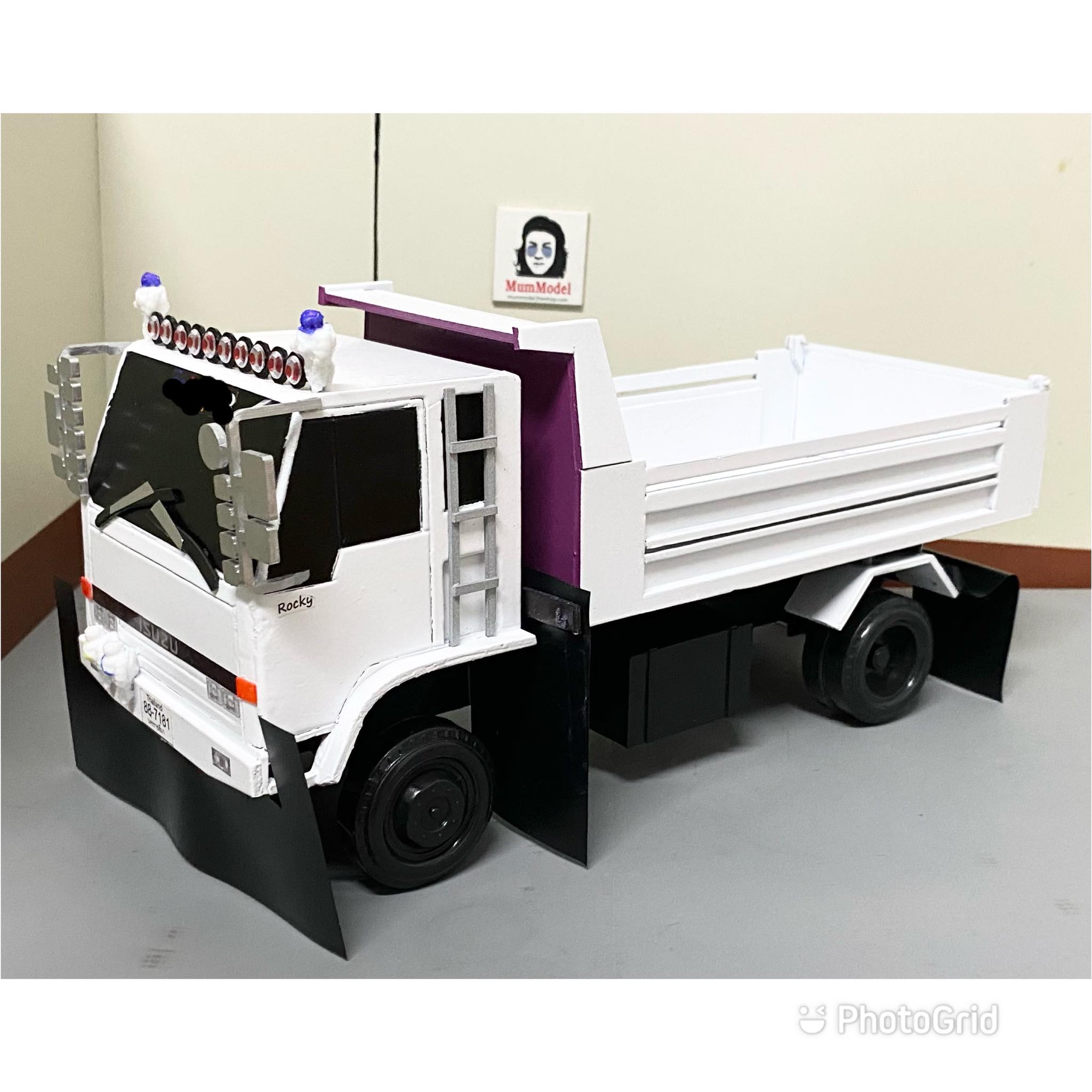 รถดั๊มพ์ 6 ล้อ อีซูสุร๊อกกี้ 1/24 พลาสติก