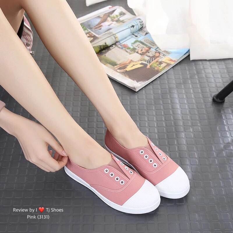 รองเท้าผ้าใบสวมไร้เชือก (สีเทา)