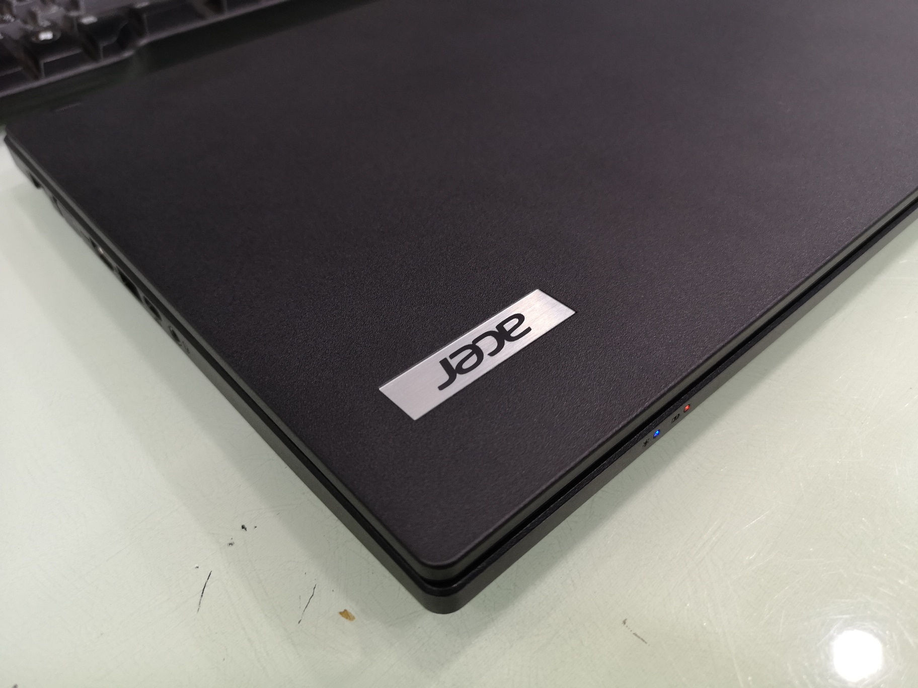 Acer TravelMate P2 TMP2410