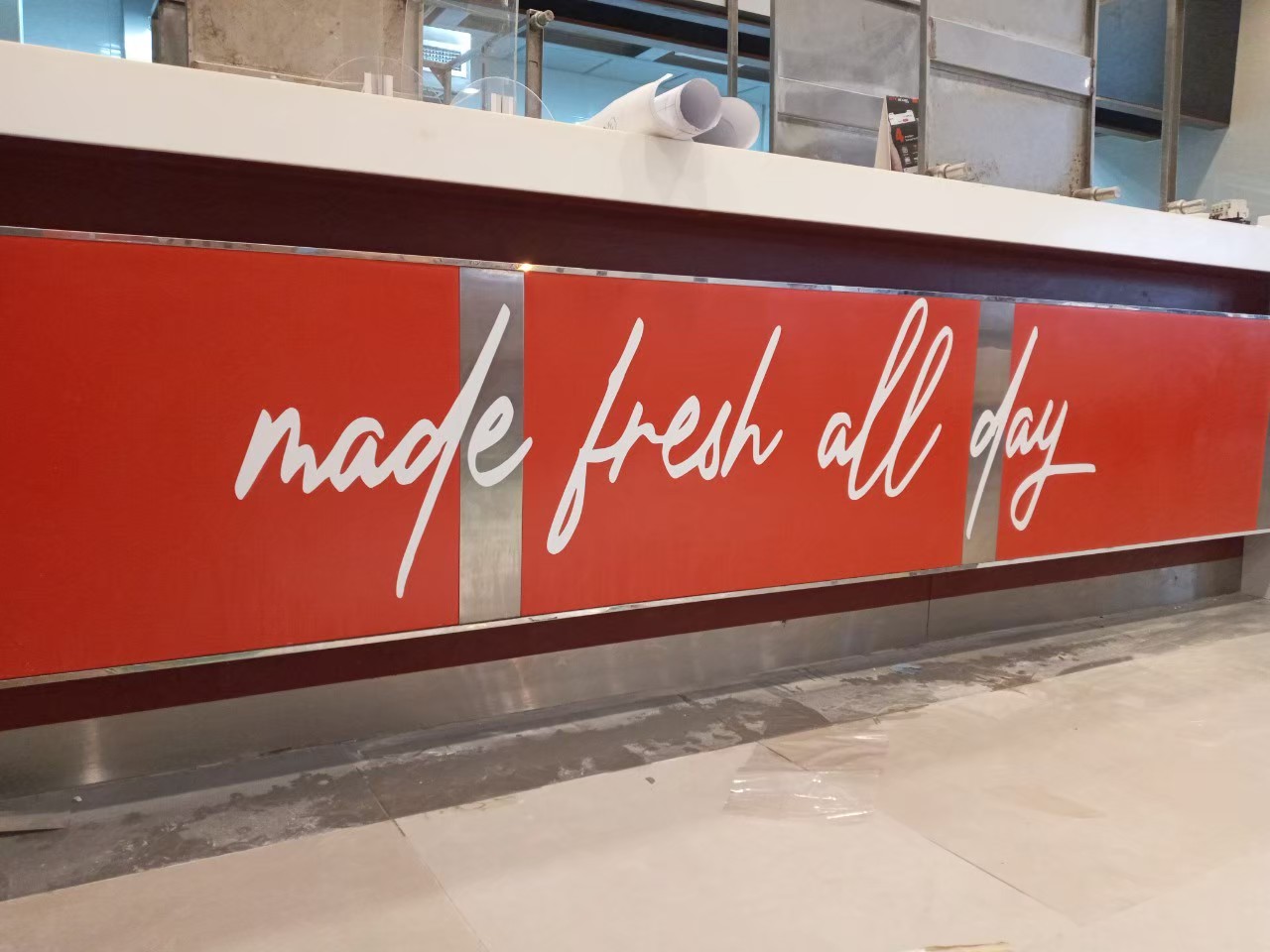 งานตกแต่งป้ายและสติ๊กเกอร์ร้านไก่ KFC