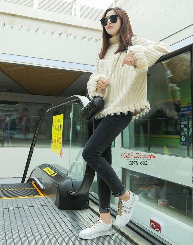 รองเท้าผ้าใบแต่งแถบกลิตเตอร์ (สีเทา)