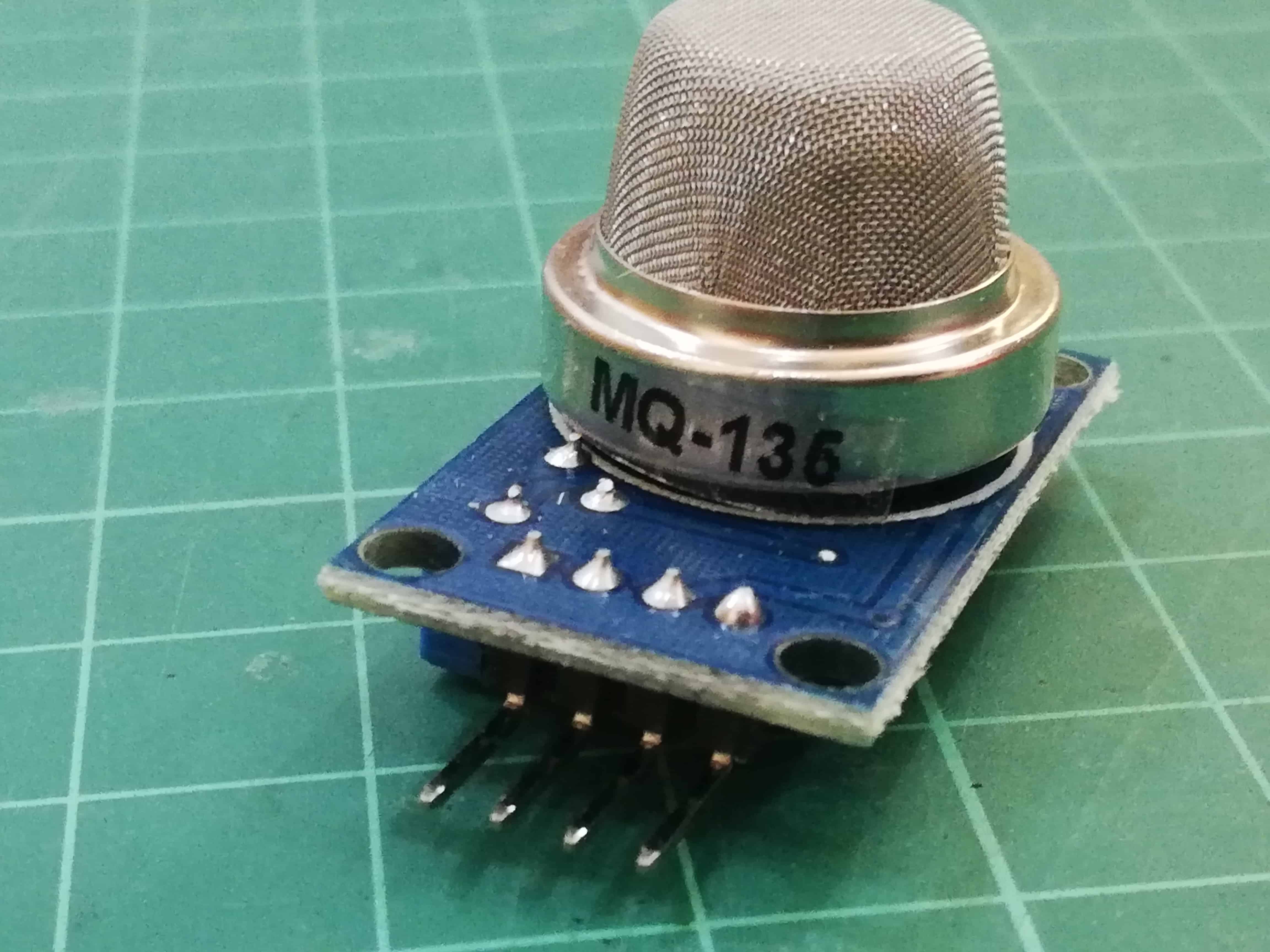 MQ-135 Gas Sensor ( NH3 / NOx / alcochol / CO2 )