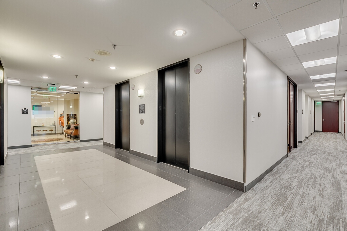 ขายอาคารสำนักงาน ย่านถนนรัชดาภิเษก (New CBD) ใกล้รถไฟฟ้า MRT ห้วยขวาง 1.2 กม.