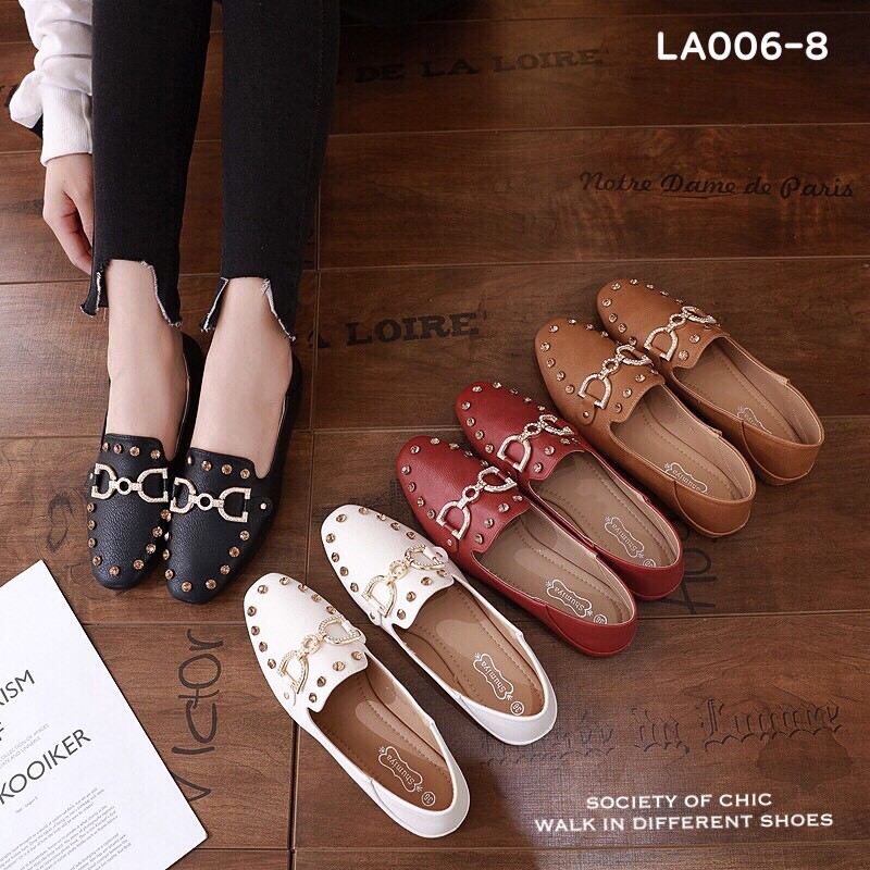 รองเท้าคัทชูนิ่มแต่งอะไหล่ (สีแดง)