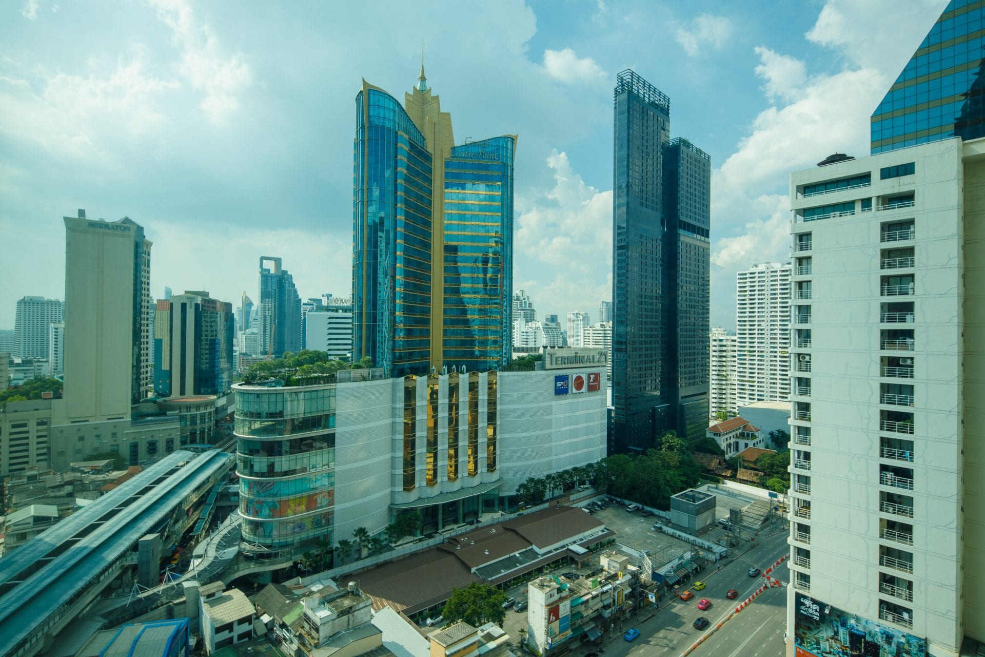 อาคารอินเตอร์เชนจ์ 21 (Interchange 21) สำนักงานให้เช่า เกรด A ย่านสุขุมวิท อโศก ใกล้รถไฟฟ้า BTS และ MRT