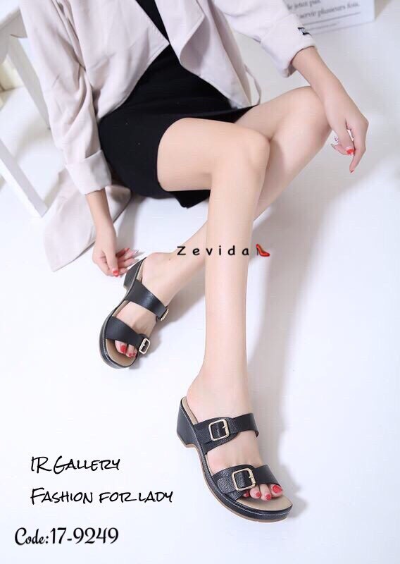 รองเท้าเพื่อสุขภาพสไตล์ลำลอง (สีดำ)