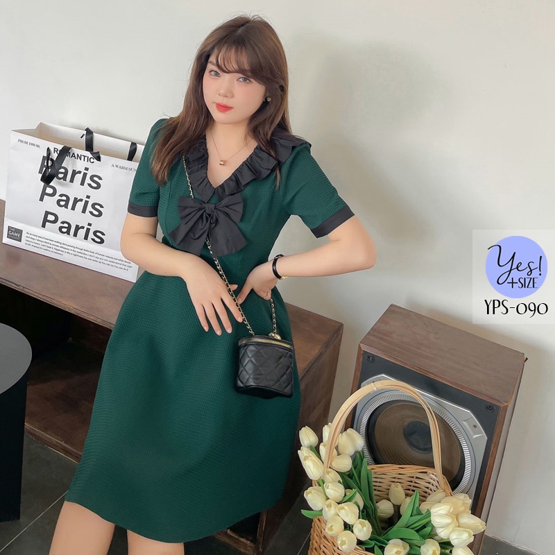ชุดเดรสสั้นสาวอวบ อก 38-49 นิ้ว เดรสเนื้อวาฟเฟิล คอวีระบายดำ โบว์ดำ สีเขียว/สีครีม YPS-090