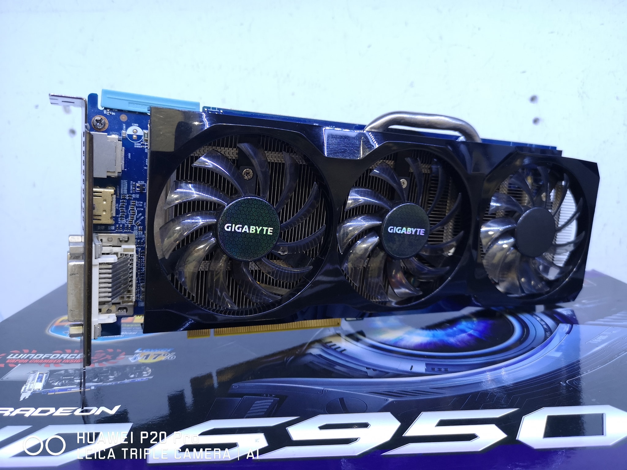 GIGABYTE ATI Radeon HD 6950 1GD5