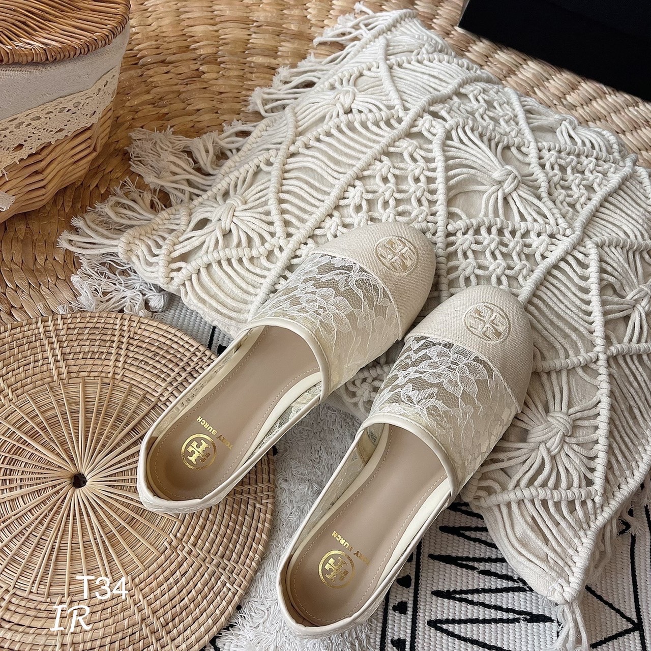 รองเท้าลูกไม้ Style Tory Burch