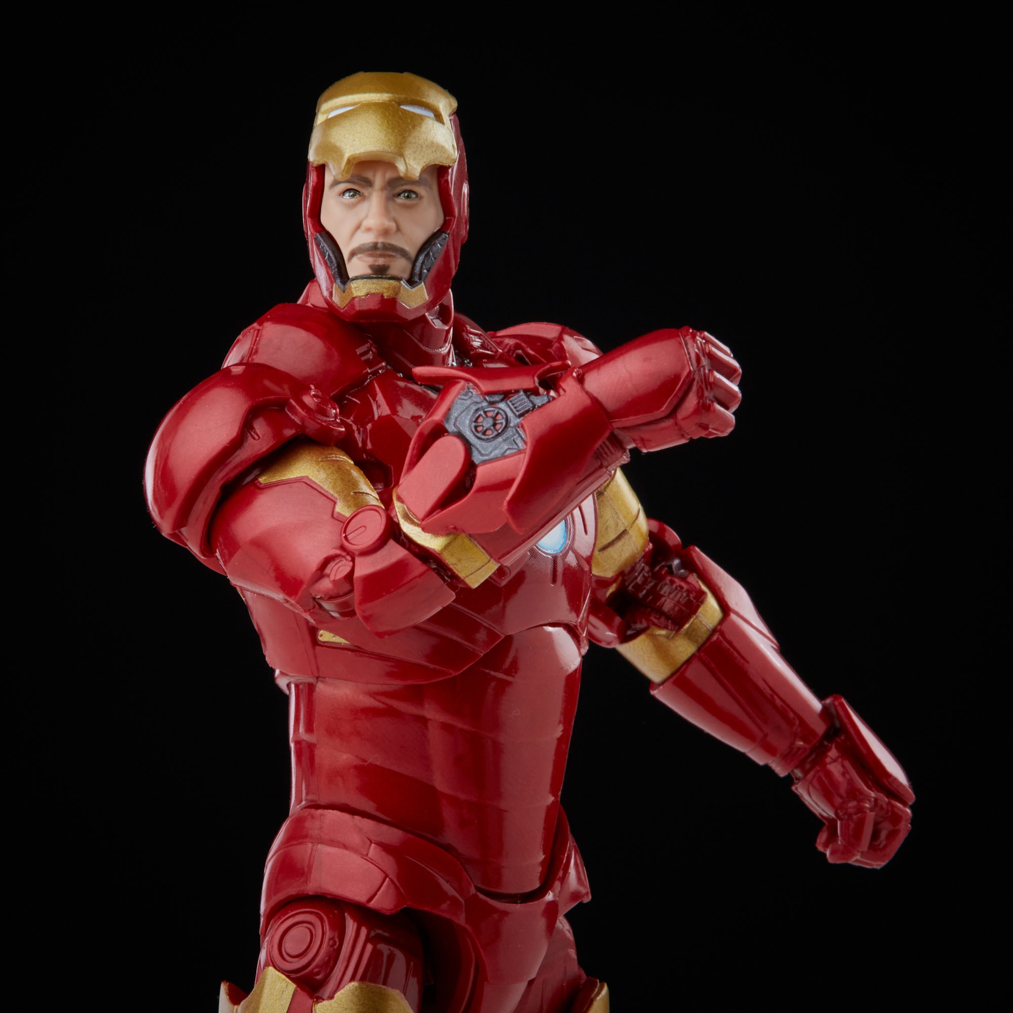 Hasbro Marvel Legends Series Iron Man Mark 3 Avengers Infinity Saga 6-inch Scale Figure ฮาสโบร มาร์เวล เลเจนด์ หุ่นโมเดลฟิกเกอร์ ไอรอนแมน มาร์ค3 ขนาด 6 นิ้ว ลิขสิทธิ์แท้