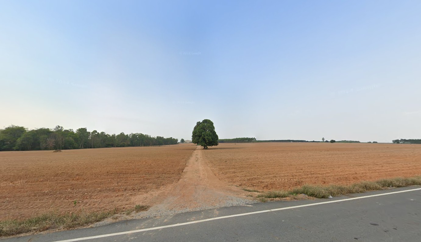Land for sale, size 163.65 rai, next to the Yutthasart Highway, Sattahip - Phanom Sarakham, Hua Thanon, Phanat Nikhom, Chonburi, Thailand.