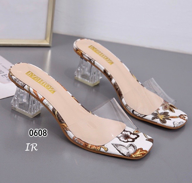 รองเท้าส้นแก้วเปิดส้นแต่งลาย (สีเหลือง)