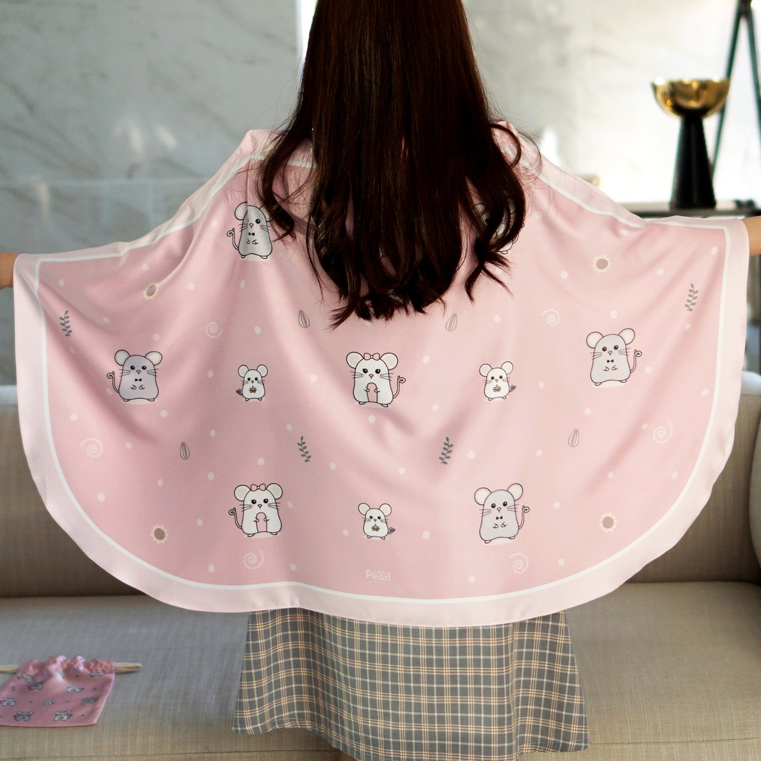 ผ้าคลุมให้นม สั่งทำใส่ชือ ลาย Mini Mouse - Pink
