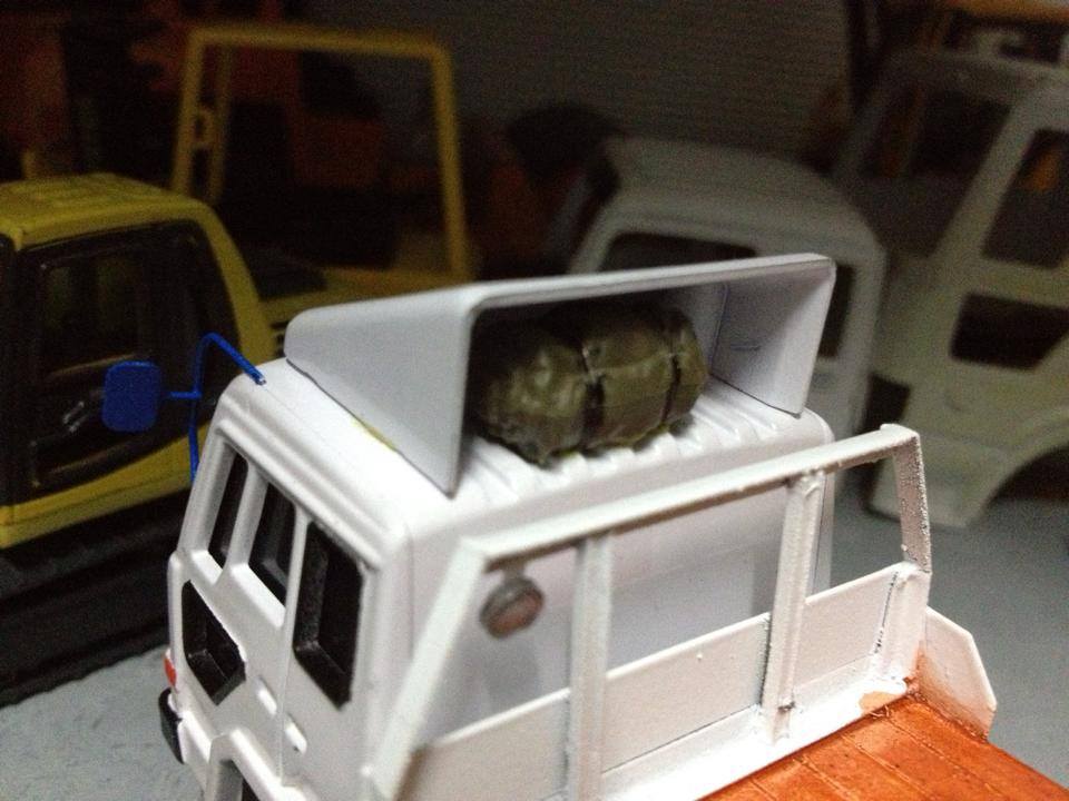 โมเดลรถบรรทุกเทรนเลอร์ย้ายรถขุด 1/48