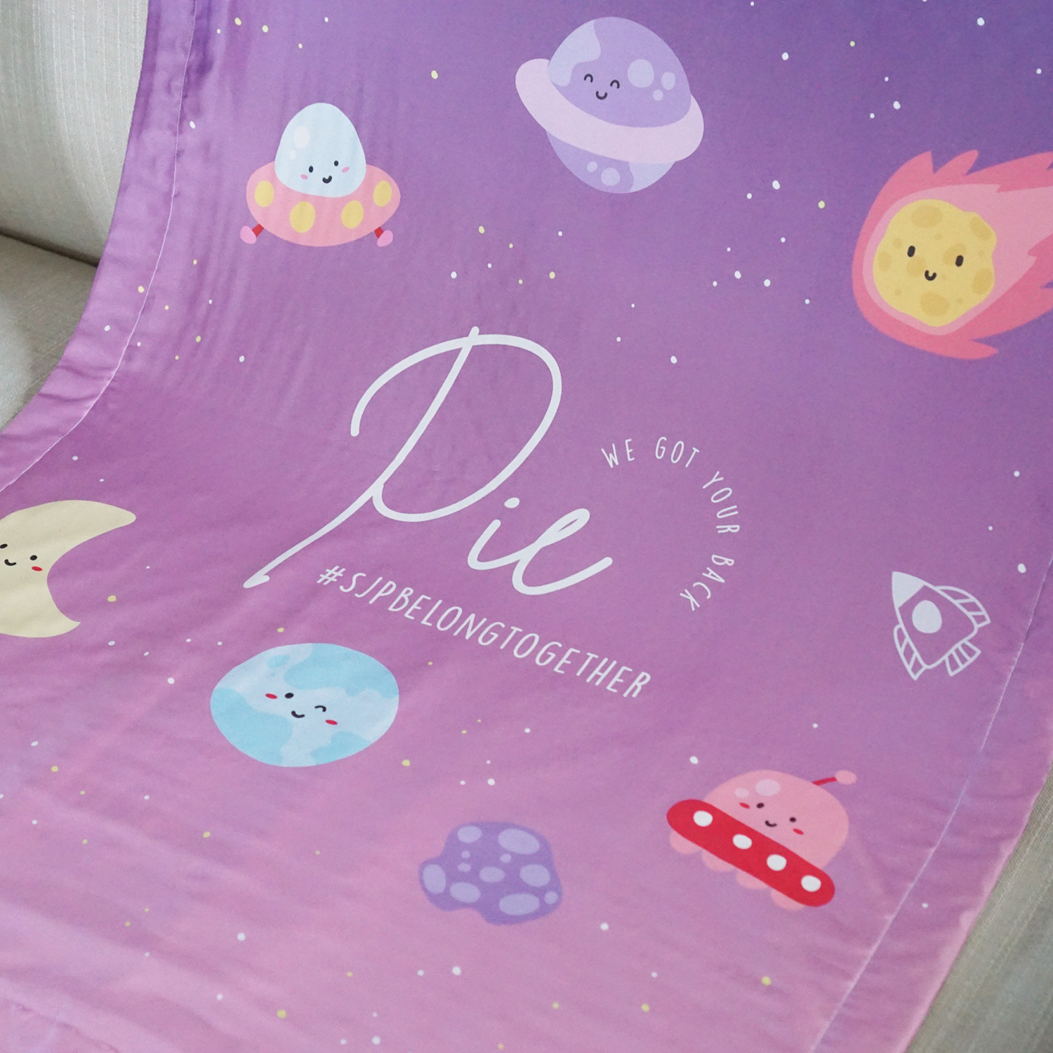 ผ้าห่ม สั่งทำใส่ชื่อ ลาย Planet and Friends - Navy Purple