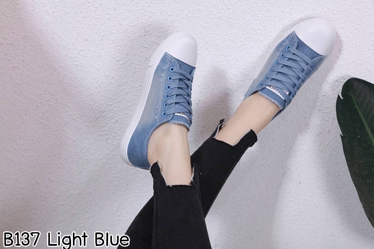 รองเท้าผ้าใบยีนส์ฟอก (สียีนส์อ่อน)