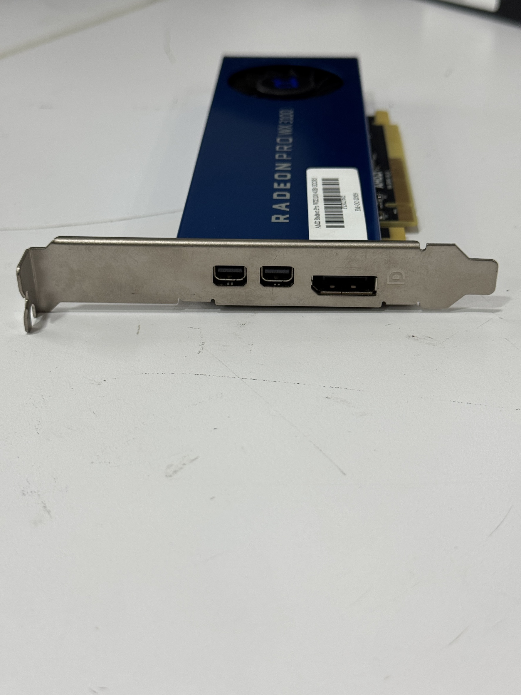 การ์ดจอ AMD Radeon Pro WX3100 4GB GDDR5 กราฟิกการ์ดมือสองสภาพดี